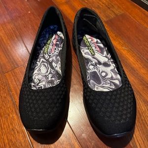 Sketchers Women’s Microburst One-up Sneaker size 9.5. Only worn twice!